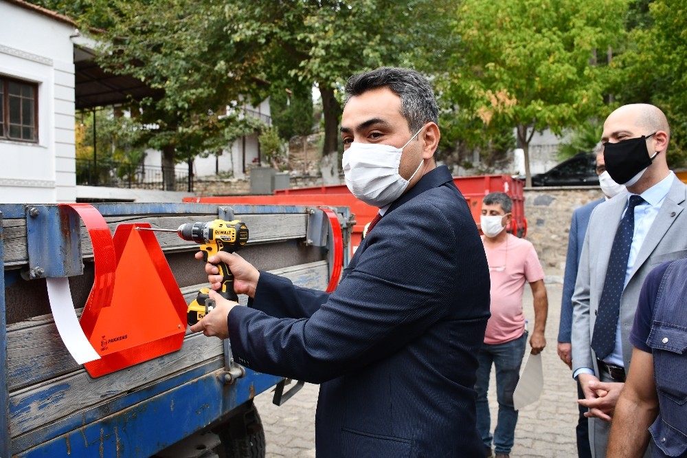 sokede tarim ekipmani suruculerine reflektor tak gorunur ol denildi 0 Söke’de tarım ekipmanı sürücülerine “Reflektör Tak, Görünür Ol” denildi