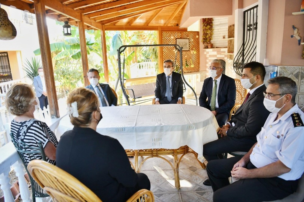 vali aksoy kusadasinda sehit ailelerini ziyaret etti 3 rpc9zQ4s Vali Aksoy, Kuşadası’nda şehit ailelerini ziyaret etti