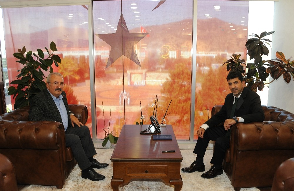 yargitay onursal baskani boyrazoglundan rektor aldemire ziyaret 1 9DthJJe5 Yargıtay Onursal Başkanı Boyrazoğlu’ndan Rektör Aldemir’e ziyaret