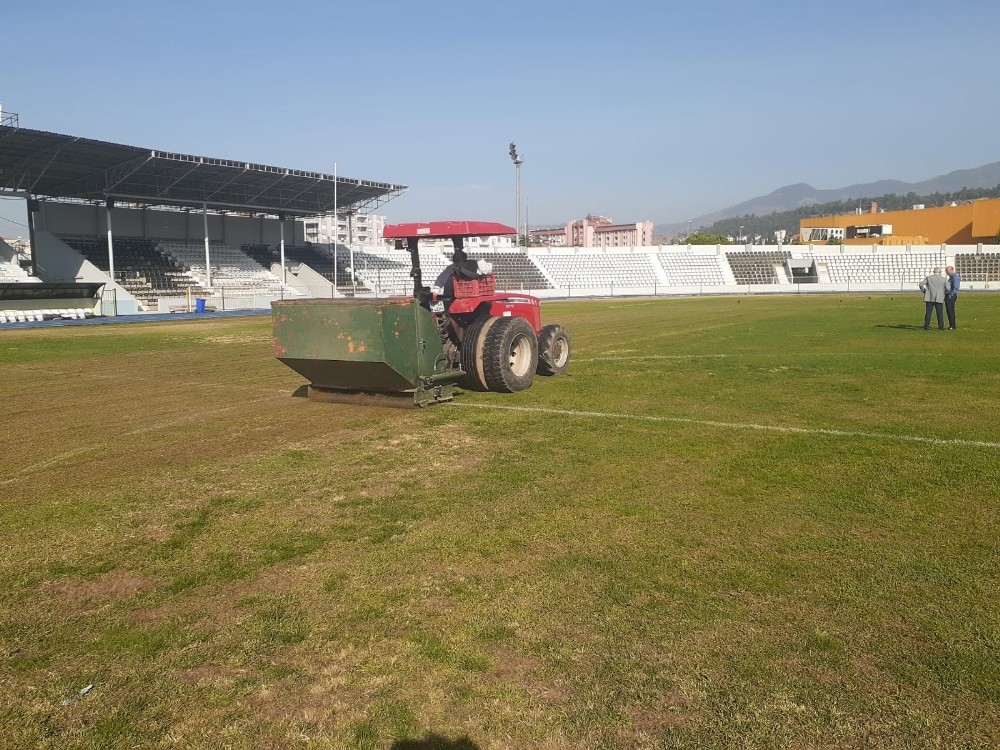adnan menderes stadi maclara hazirlaniyor 4 zkljHiSM Adnan Menderes Stadı maçlara hazırlanıyor