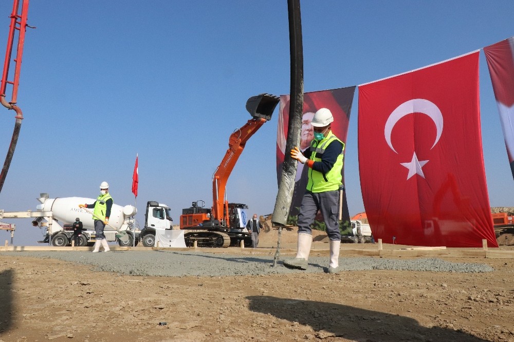 bakan karaismailoglu tarafindan aydin denizli otoyolunun temeli atildi 1 uPOGkNHz Bakan Karaismailoğlu tarafından Aydın-Denizli Otoyolu’nun temeli atıldı