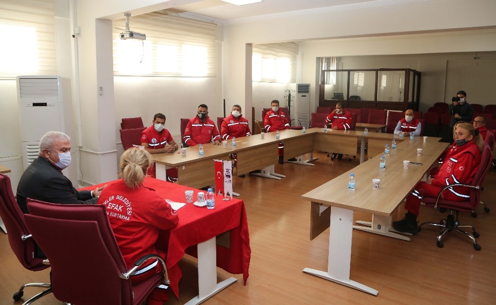 baskan atay depremin karamanlarini agirladi 2 g29CnZ4D Başkan Atay depremin karamanlarını ağırladı