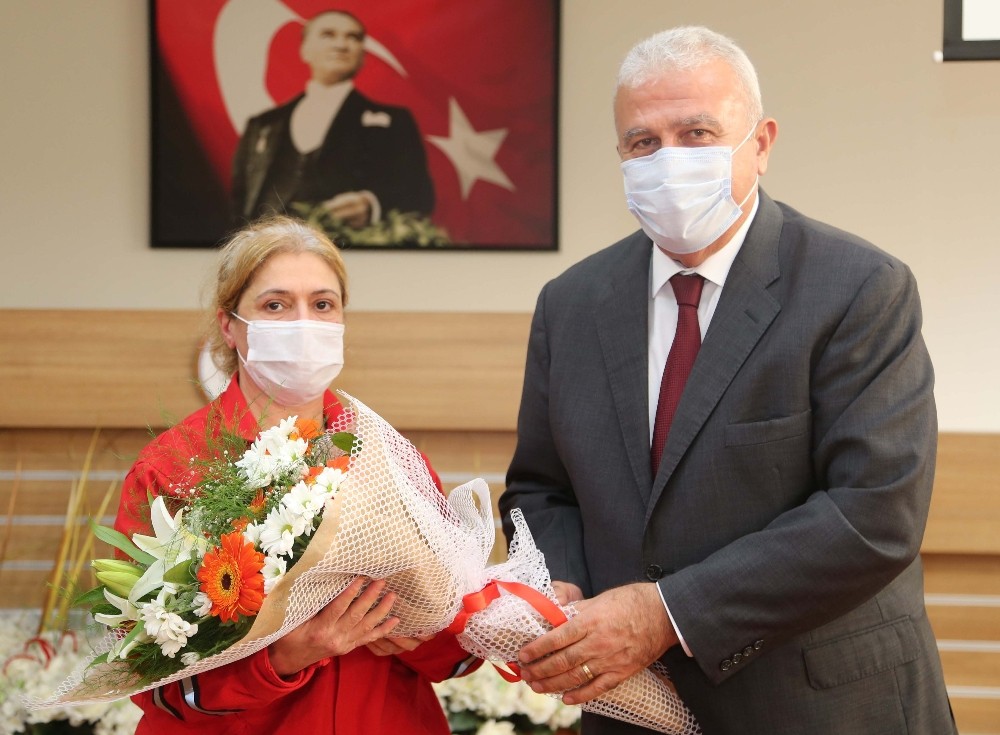 baskan atay depremin karamanlarini agirladi 4 UYKZpgzI Başkan Atay depremin karamanlarını ağırladı