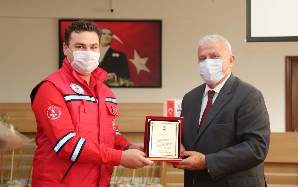 baskan atay depremin karamanlarini agirladi 5 ZiIIKi6u Başkan Atay depremin karamanlarını ağırladı