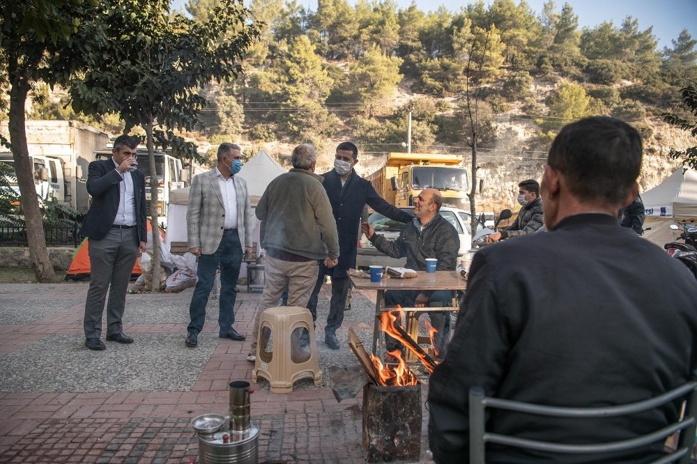 baskan gunel depremzedeleri yalniz birakmiyor 1 w7EcGh6d Başkan Günel depremzedeleri yalnız bırakmıyor