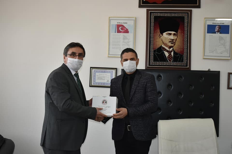 baskan inal karacasudaki ogretmenlerin gunlerini kutladi 4 ViSsQlNr Başkan İnal, Karacasu’daki öğretmenlerin günlerini kutladı