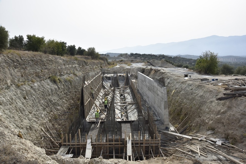 bozdoganda 31 bin 900 dekar alan sulamaya acildi 2 Bozdoğan’da 31 bin 900 dekar alan sulamaya açıldı