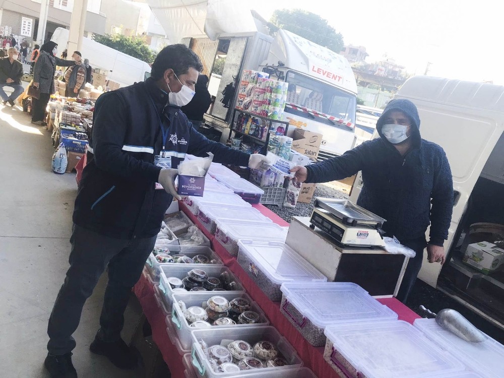 buyuksehir belediyesi maske dagitimina devam ediyor 1 pqhOAS7a Büyükşehir Belediyesi maske dağıtımına devam ediyor