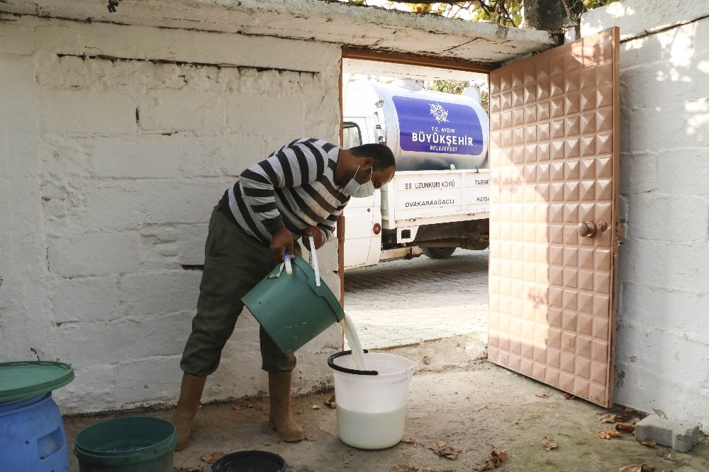 buyuksehirin sut tanklari ureticiyi guclendirdi 2 ikhfOTk4 Büyükşehir’in süt tankları üreticiyi güçlendirdi