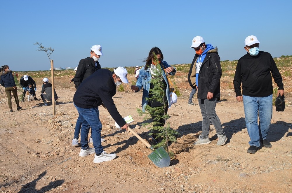 didimde agaclandirma seferberligine destek olundu 1 bBiTig33 Didim’de ağaçlandırma seferberliğine destek olundu