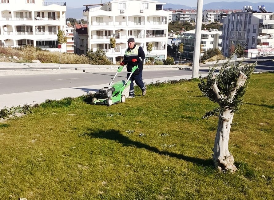 didimde park bahceler mudurlugu calismalarini surduruyor 1 76vquuM1 Didim’de Park Bahçeler Müdürlüğü çalışmalarını sürdürüyor