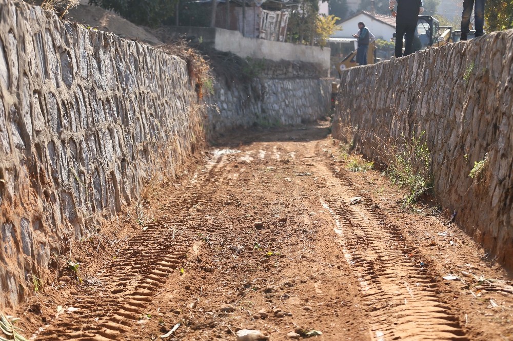 efeler belediyesi cakirlar deresini temizliyor 1 Efeler Belediyesi Çakırlar Deresi’ni temizliyor