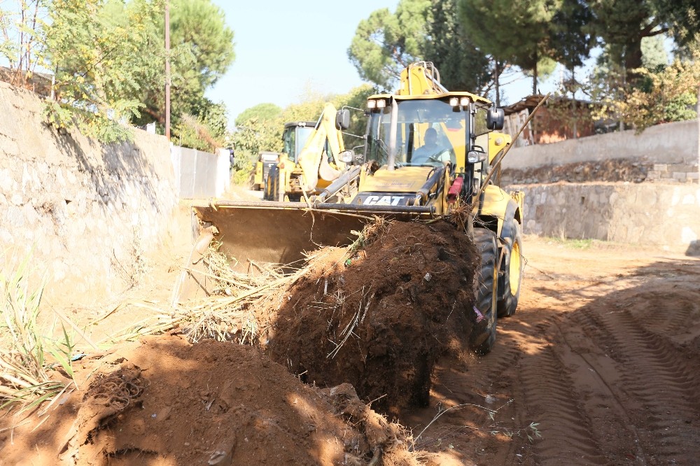 efeler belediyesi cakirlar deresini temizliyor 4 QGhOdkqR Efeler Belediyesi Çakırlar Deresi’ni temizliyor