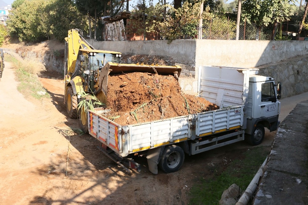 efeler belediyesi cakirlar deresini temizliyor 5 Efeler Belediyesi Çakırlar Deresi’ni temizliyor