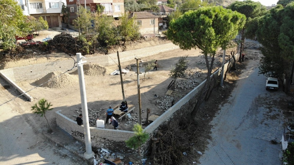 esenkoy mahallesinde park ve meydan calismasi basladi 1 VNkyk3up Esenköy Mahallesi’nde park ve meydan çalışması başladı