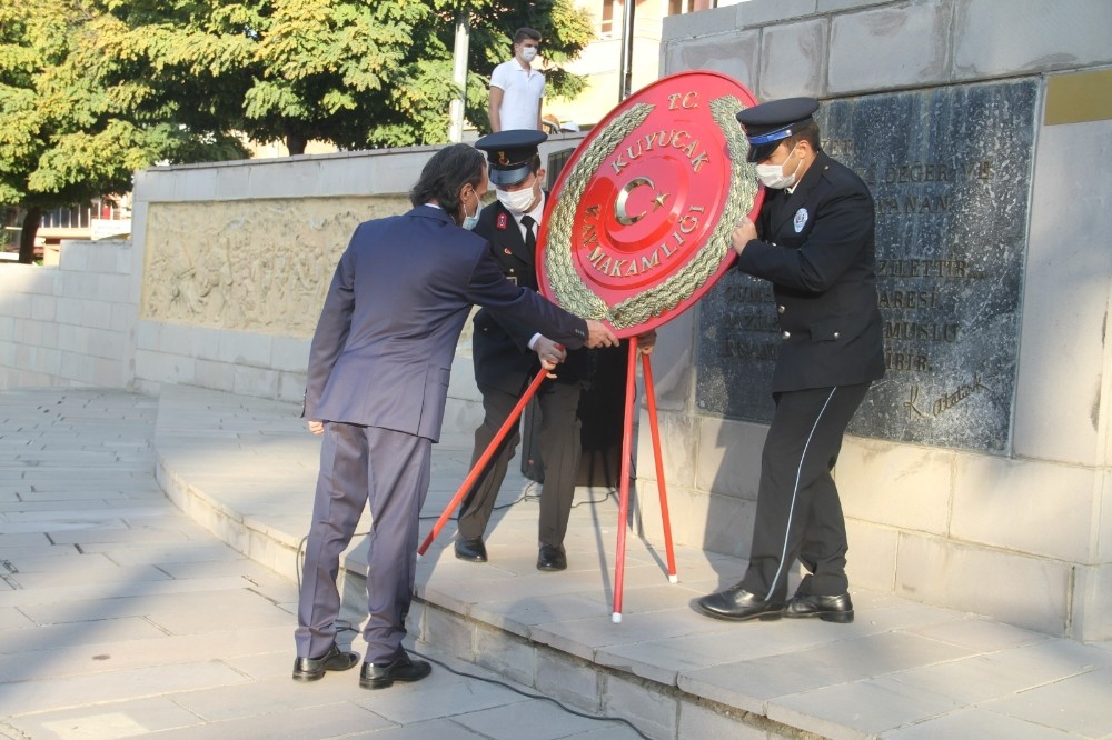 gazi mustafa kemal ataturk kuyucakta torenle anildi 2 XjRgGIii Gazi Mustafa Kemal Atatürk, Kuyucak’ta törenle anıldı
