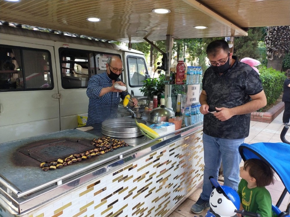 hem ekmegini kazaniyor hem gelenegi yasatiyor 2 9lm4ILpU Hem ekmeğini kazanıyor, hem geleneği yaşatıyor