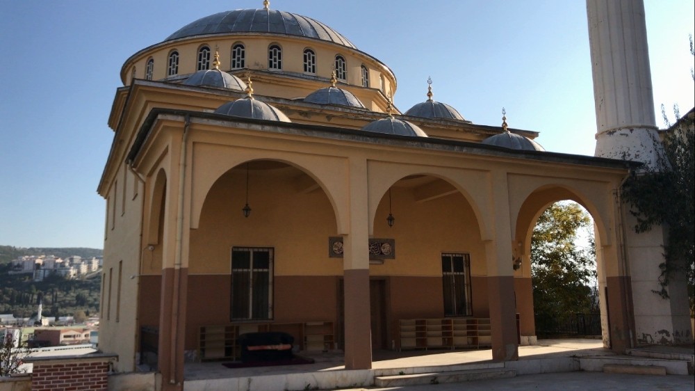 heyelan nedeniyle ibadete kapatilan camiyi hirsizlar talan etti 2 2ksVnLBi Heyelan nedeniyle, ibadete kapatılan camiyi hırsızlar talan etti