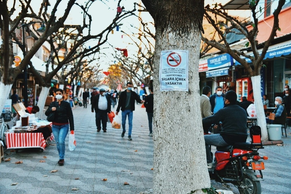incirliova belediyesinden sigara uyarisi 3 İncirliova Belediyesi’nden sigara uyarısı