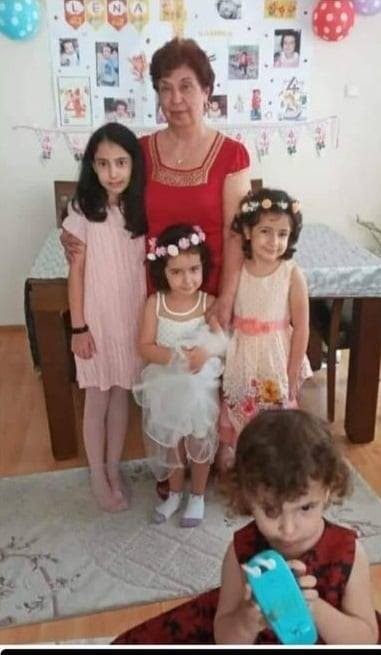 BABAANNE VE 4 TORUNU DEPREMDE SAĞ KURTARILAMADI