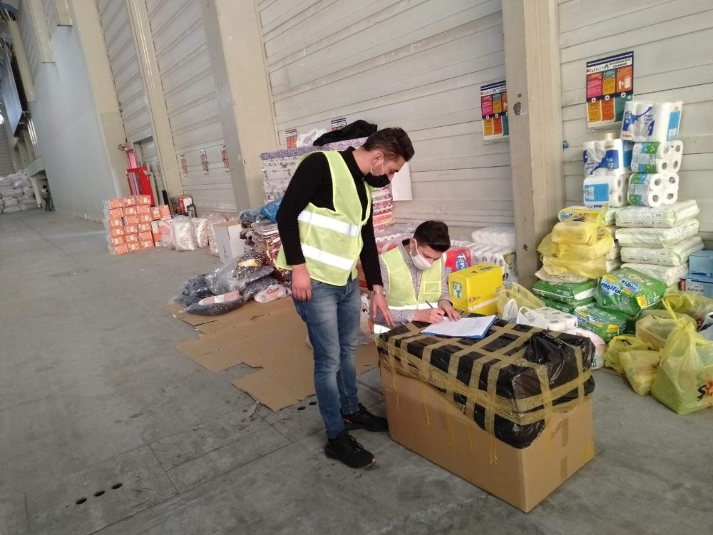 karacasu kaymakamligindan depremzedelere ve kurtarma ekiplerine maske destegi 1 87iAfL9i Karacasu Kaymakamlığı’ndan depremzedelere ve kurtarma ekiplerine maske desteği