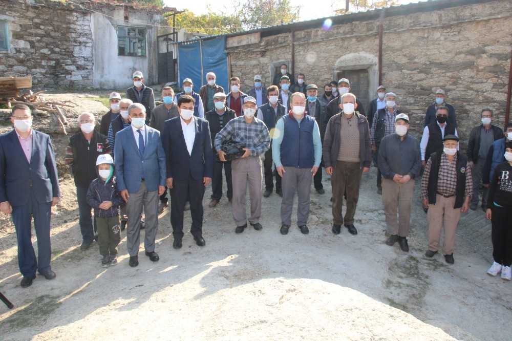 kizilcaboluk mahallesinde dev turk bayragi gondere cekildi 2 agQ7mIQw Kızılcabölük Mahallesi’nde dev Türk Bayrağı göndere çekildi