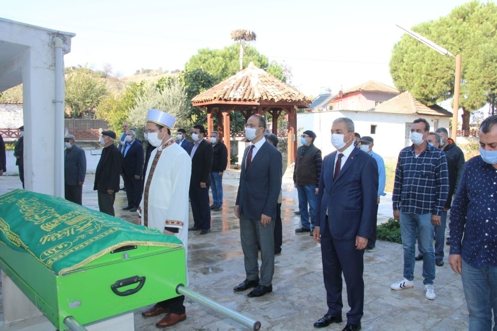 kocarlida kibris gazisi son yolculuguna ugurlandi 3 24bztEGP Koçarlı’da Kıbrıs Gazisi son yolculuğuna uğurlandı