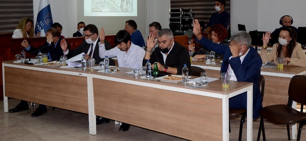 kusadasi belediye meclisinde mobil ikram araci tartismasi 2 5eTGWdDG Kuşadası Belediye Meclisi’nde mobil ikram aracı tartışması