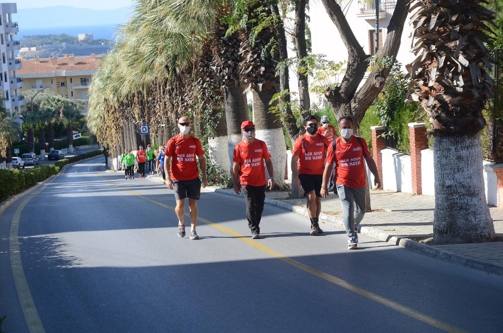 kusadasi belediyesinden istanbul maratonuna destek 2 gdsuQlwF Kuşadası Belediyesi’nden İstanbul Maratonu’na destek