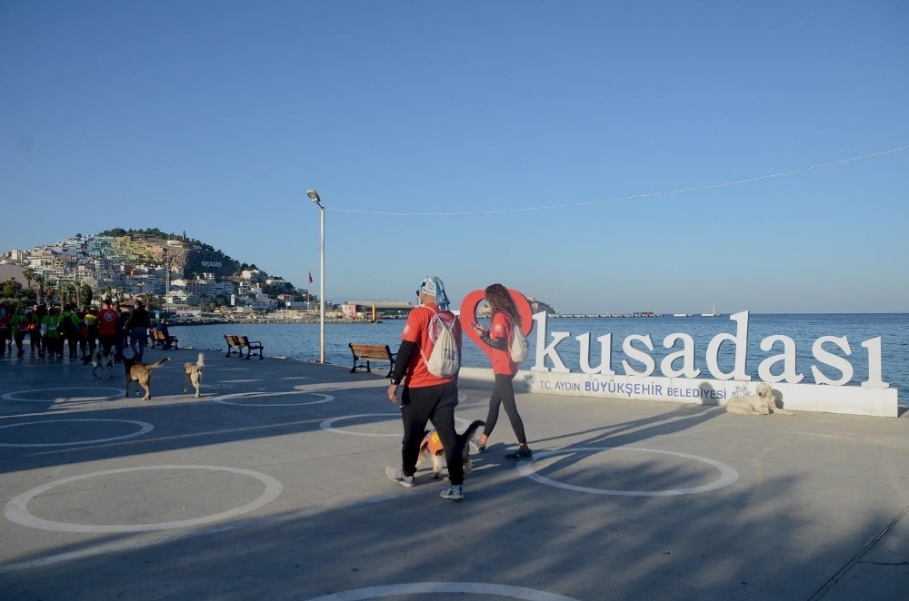 kusadasi belediyesinden istanbul maratonuna destek 5 i7REXhLn Kuşadası Belediyesi’nden İstanbul Maratonu’na destek