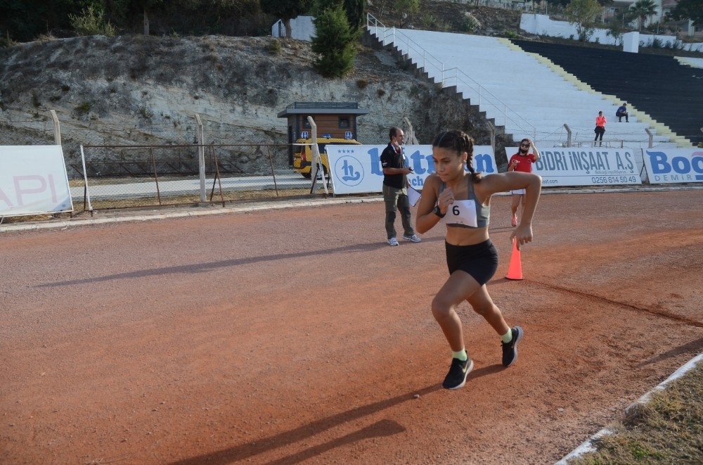 kusadasi belediyespor triatlon takimindan buyuk basari 2 FKjcdQCa Kuşadası Belediyespor Triatlon takımından büyük başarı