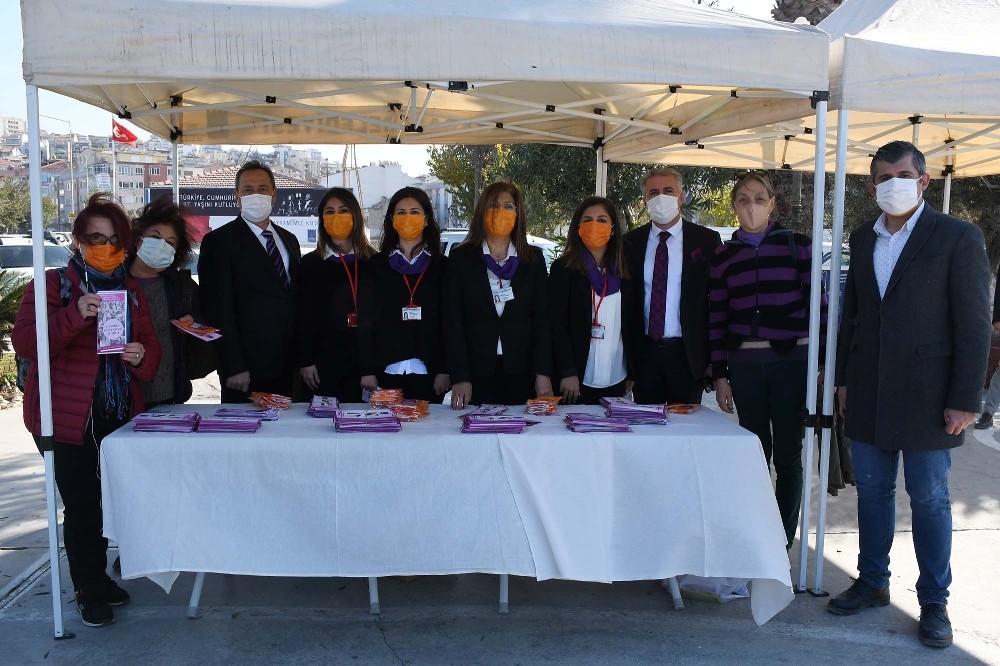 kusadasi kadina yonelik siddete karsi tek vucut oldu 2 Kuşadası kadına yönelik şiddete karşı “tek vücut” oldu