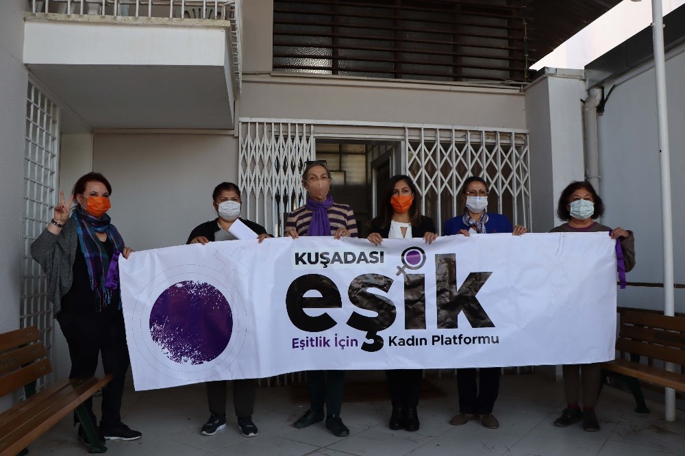 kusadasi kent konseyinde kadina siddetle mucadele toplantisi yapildi 2 QzYMByA9 Kuşadası Kent Konseyi’nde Kadına Şiddetle Mücadele toplantısı yapıldı