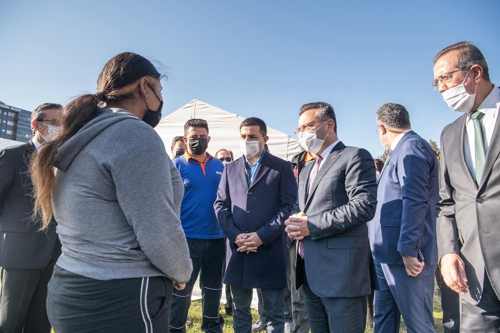 kusadasi kriz masasi depremzedelerin yaninda 2 faL4lJhS Kuşadası kriz masası depremzedelerin yanında