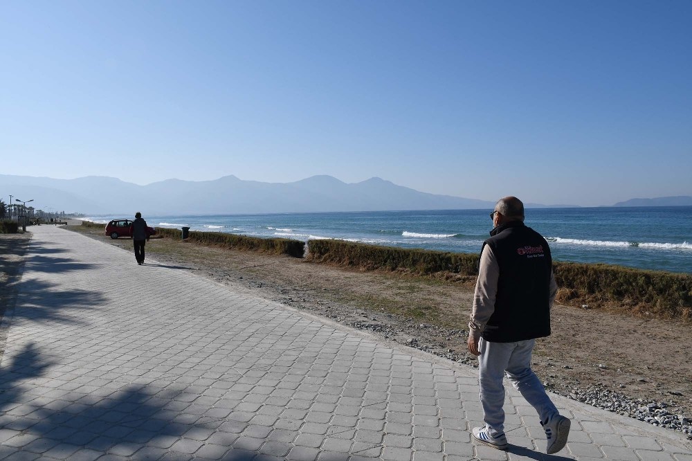 kusadasi sahil bandinda yuruyus yolu duzenlemesi 1 VFN6aFe4 Kuşadası sahil bandında yürüyüş yolu düzenlemesi