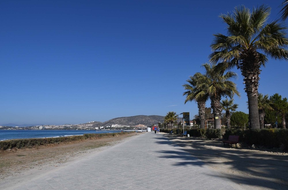 kusadasi sahil bandinda yuruyus yolu duzenlemesi 2 kl2PmLnw Kuşadası sahil bandında yürüyüş yolu düzenlemesi