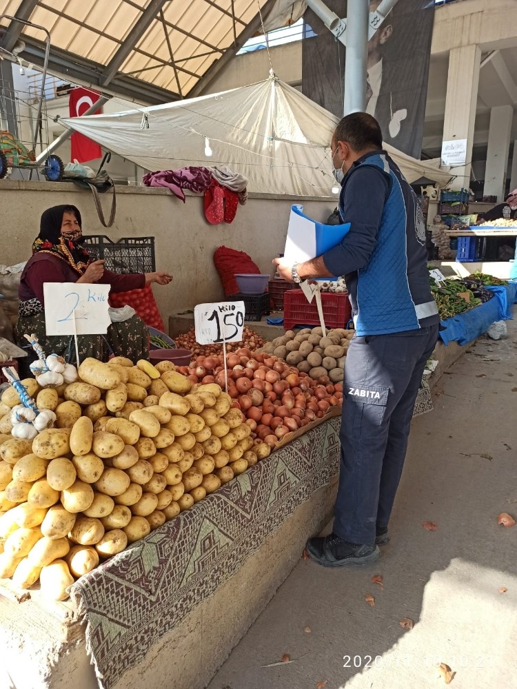 kusadasi zabitasindan maske ve sigara denetimi 3 D4Y5C7DI Kuşadası zabıtası’ndan maske ve sigara denetimi