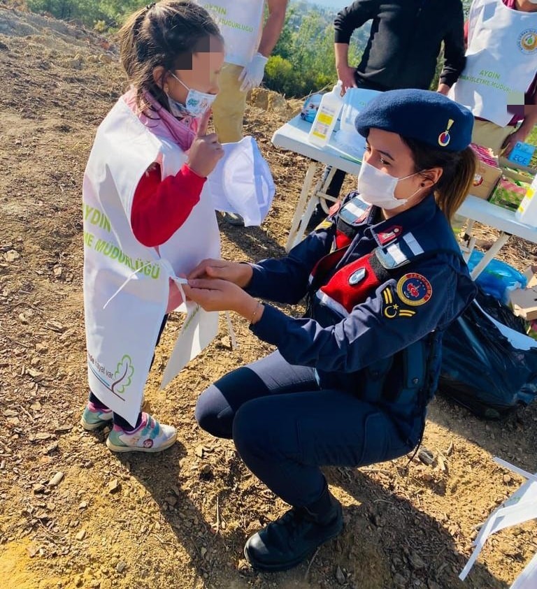 kusadasinda 250 adet fidan dagitimi yapildi 3 nOTcrqTZ Kuşadası’nda 250 adet fidan dağıtımı yapıldı