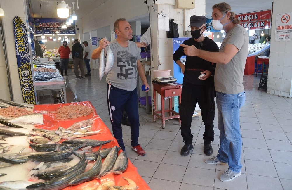 kusadasinda balik bereketi yasaniyor 1 DvZcybrk Kuşadası’nda balık bereketi yaşanıyor