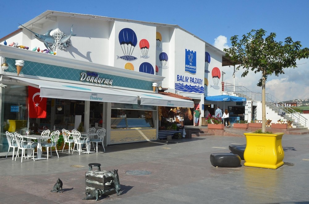 kusadasinda balik bereketi yasaniyor 3 n9UH1zP2 Kuşadası’nda balık bereketi yaşanıyor