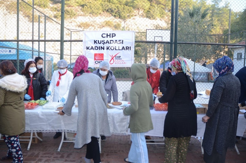 kusadasinda chpli kadinlardan depremzedelere dayanisma kahvaltisi 2 vEVpbCzz Kuşadası’nda CHP’li kadınlardan depremzedelere dayanışma kahvaltısı