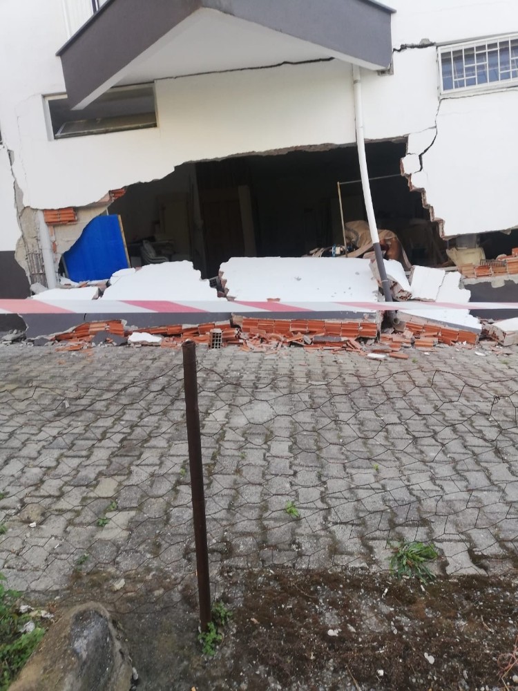 kusadasinda hasar icin 800 basvuru yapildi 3 wsvnnXiM Kuşadası’nda hasar için 800 başvuru yapıldı