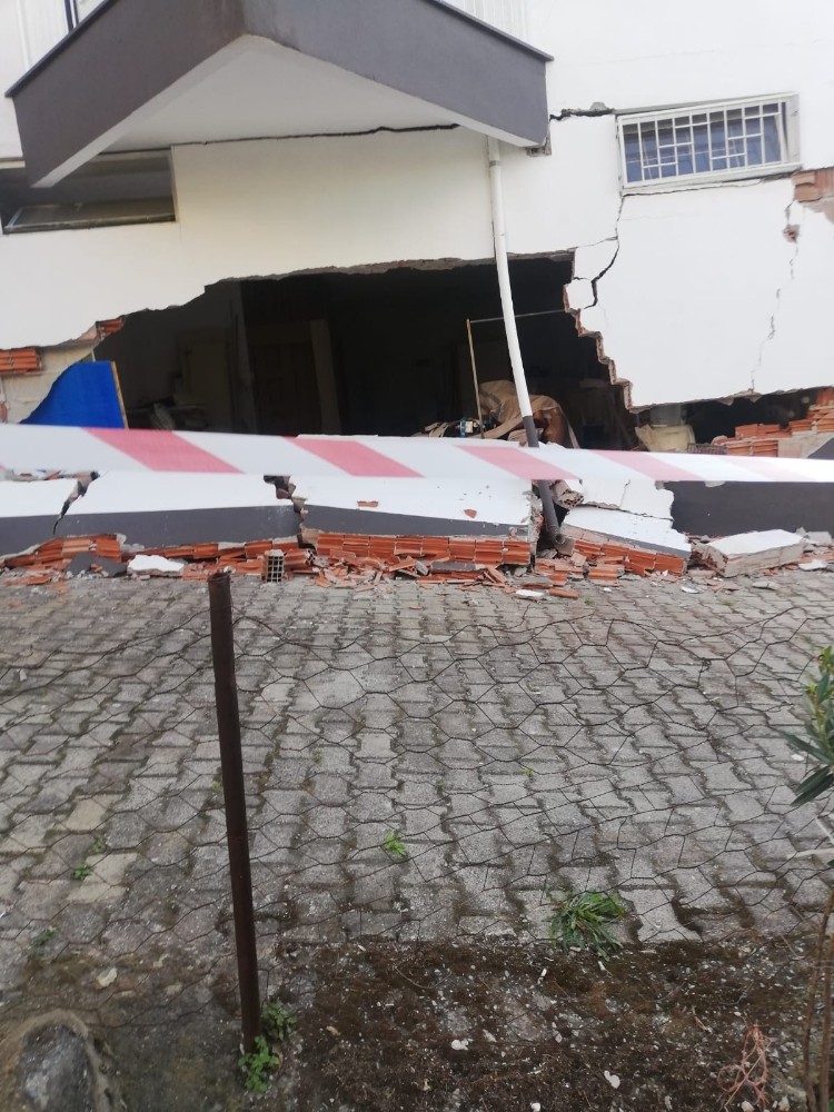 kusadasinda hasar icin 800 basvuru yapildi 5 JMuDvuic Kuşadası’nda hasar için 800 başvuru yapıldı