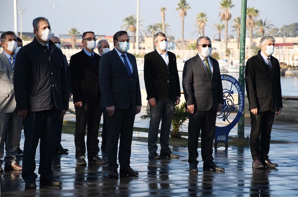 kusadasinda ogretmenler gunu kutlamasi 1 pDL7Hgug Kuşadası’nda öğretmenler günü kutlaması