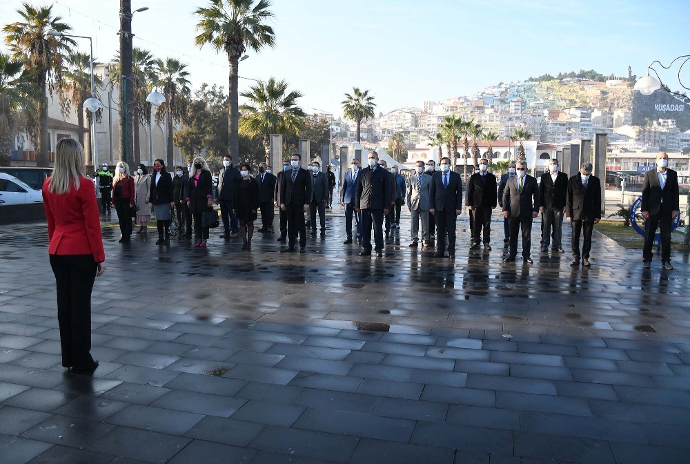 kusadasinda ogretmenler gunu kutlamasi 3 p3nORdvz Kuşadası’nda öğretmenler günü kutlaması