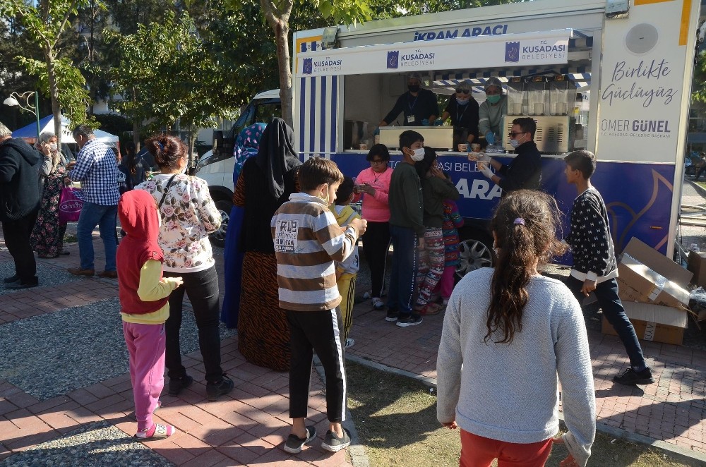 kusadasindaki kriz masasi calismalarini surduruyor 2 OeqH5mLN Kuşadası’ndaki kriz masası çalışmalarını sürdürüyor