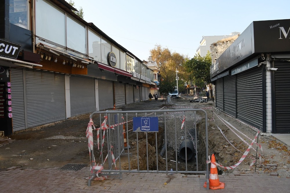 kusadasinin turistik carsilari yenileniyor 2 rFpDcr5E Kuşadası’nın turistik çarşıları yenileniyor