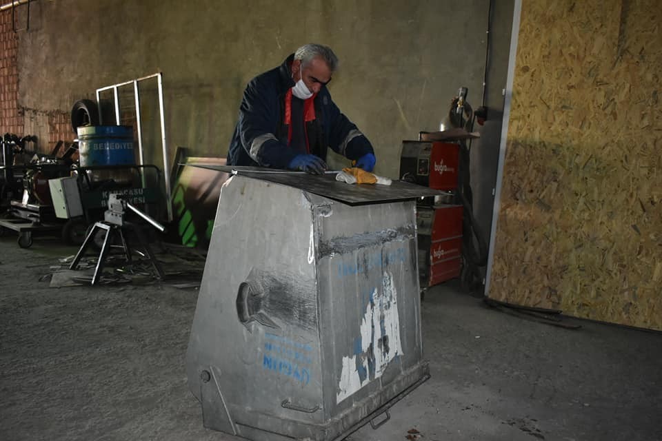 kuyucakta cop konteynerleri yenileniyor 1 QgjUeQlf Kuyucak’ta çöp konteynerleri yenileniyor