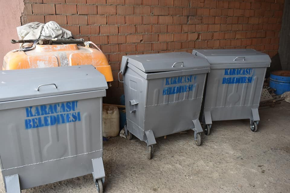kuyucakta cop konteynerleri yenileniyor 3 fm13WzN1 Kuyucak’ta çöp konteynerleri yenileniyor