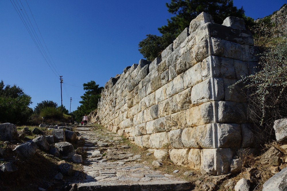 M.Ö. 4.yüzyılda kurulan ilk planlı şehir, Priene 5 mo 4yuzyilda kurulan ilk planli sehir priene 2 M.Ö. 4.yüzyılda kurulan ilk planlı şehir, Priene